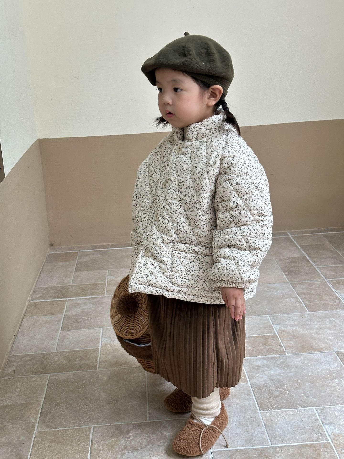 Cappotto imbottito in cotone per bambine, in pile spesso e floreale - Image 3